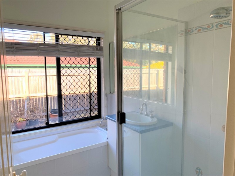 104 Avondale Road, Sinnamon Park QLD 4073
