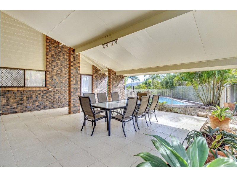 5 Blanc Close, Westlake QLD 4074