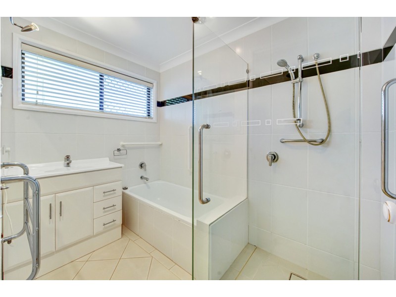 5 Blanc Close, Westlake QLD 4074