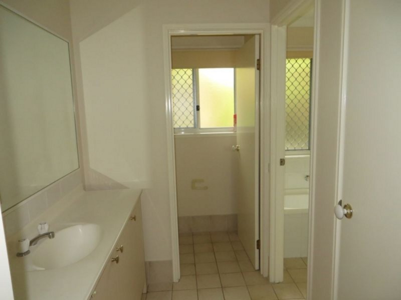 2 Stockwhip Place, Sumner QLD 4074