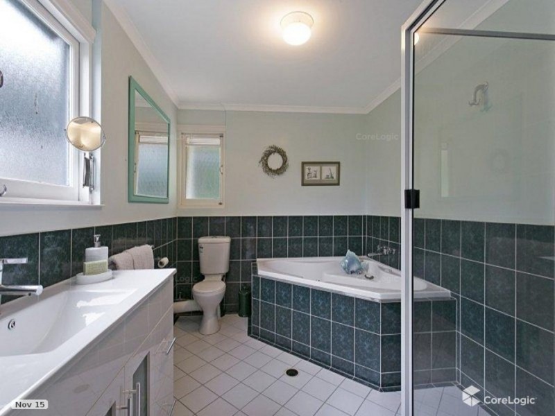 130 Weekes Road, Moggill QLD 4070