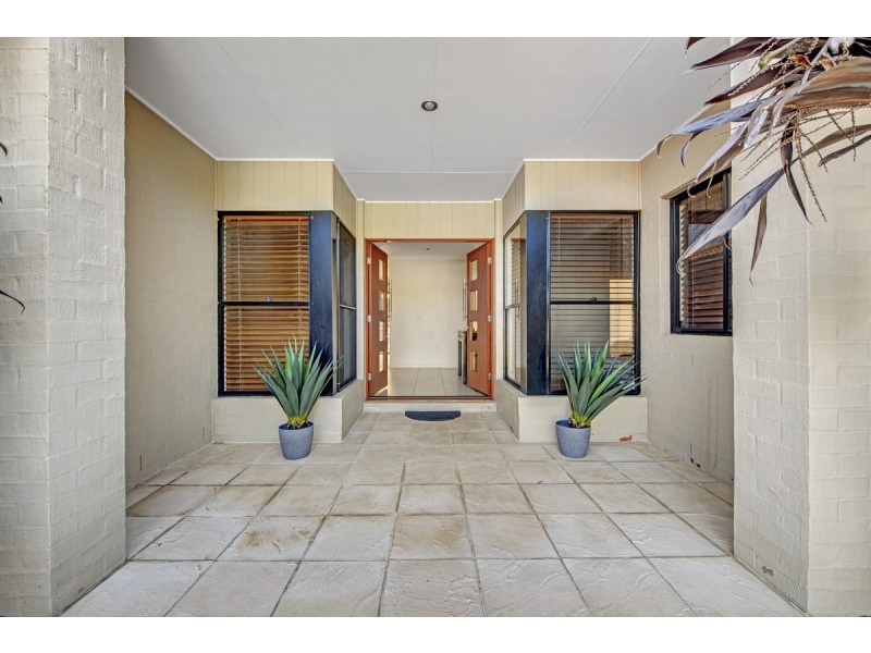 21 Highland Drive, Seventeen Mile Rocks QLD 4073