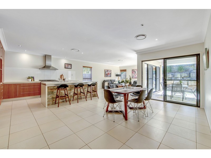 21 Highland Drive, Seventeen Mile Rocks QLD 4073