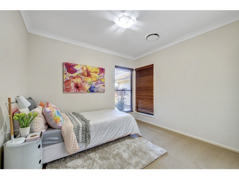 21 Highland Drive, Seventeen Mile Rocks QLD 4073