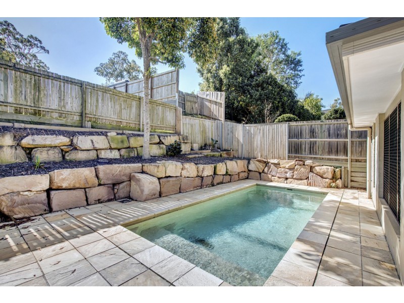 21 Highland Drive, Seventeen Mile Rocks QLD 4073