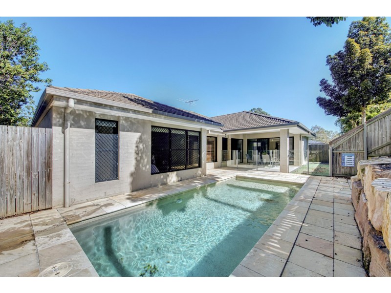 21 Highland Drive, Seventeen Mile Rocks QLD 4073