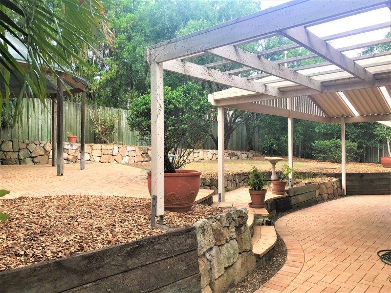 10 Woodrose Crescent, Sinnamon Park QLD 4073