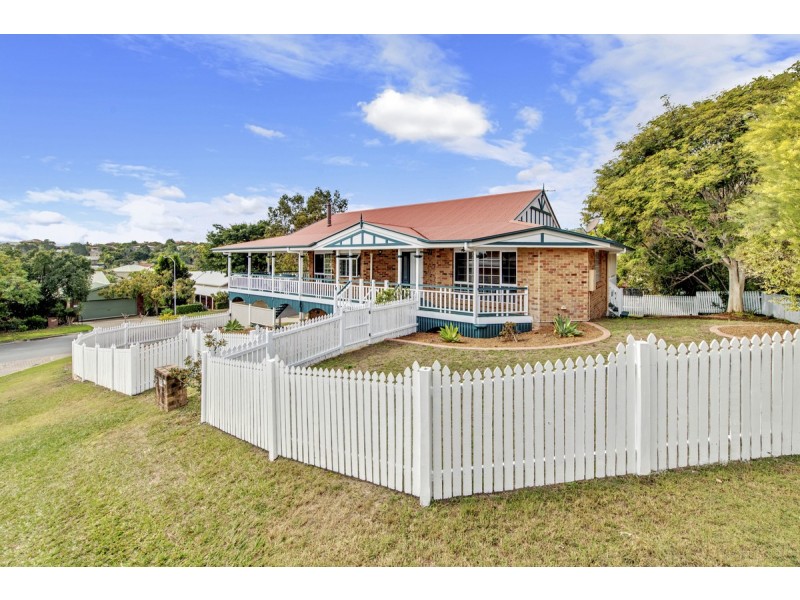 2 Althea Close, Sinnamon Park QLD 4073