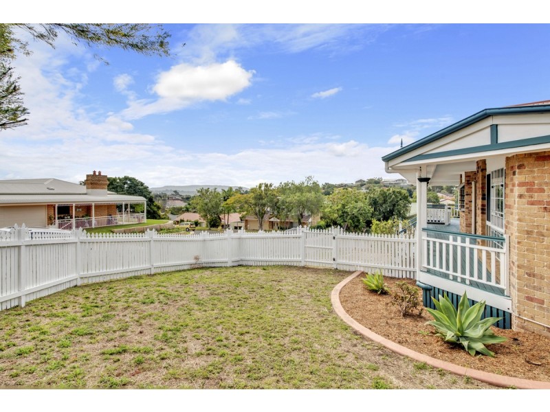 2 Althea Close, Sinnamon Park QLD 4073