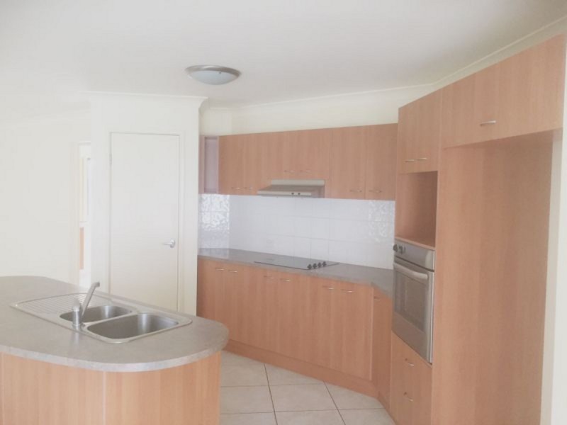 106 Brookeside Crescent, Seventeen Mile Rocks QLD 4073