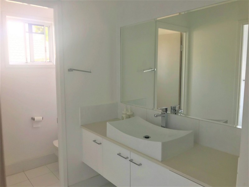 3 Timaru Close, Westlake QLD 4074