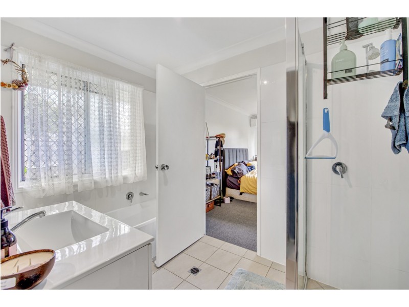 494 Westlake Drive, Riverhills QLD 4074