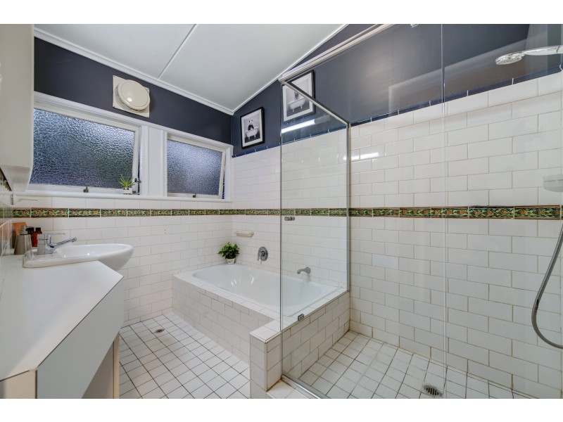 351 Brookfield Road, Kenmore Hills QLD 4069