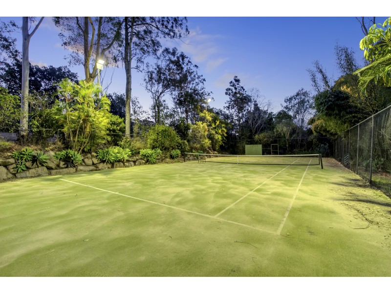351 Brookfield Road, Kenmore Hills QLD 4069