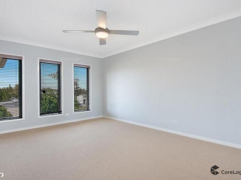 15 Staveley Close, Sinnamon Park QLD 4073