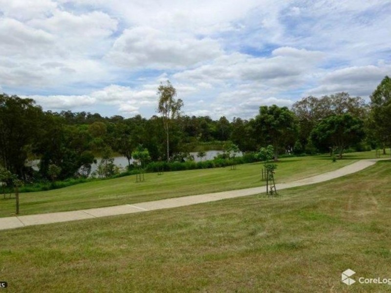 15 Staveley Close, Sinnamon Park QLD 4073
