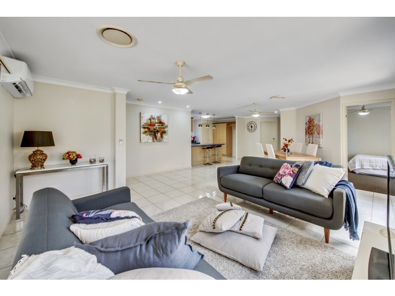 7 Homebush Crescent, Sinnamon Park QLD 4073