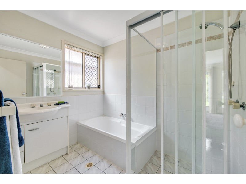 7 Homebush Crescent, Sinnamon Park QLD 4073