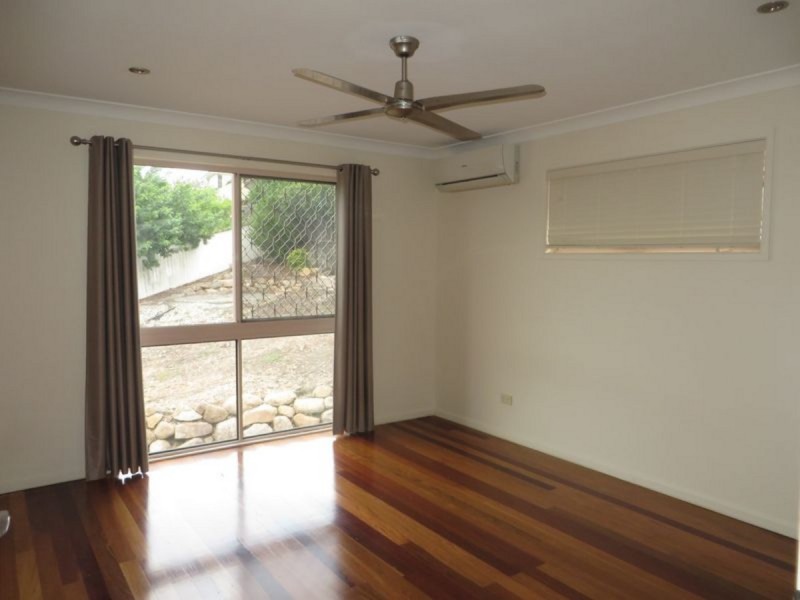 6 Cherry Close, Sinnamon Park QLD 4073