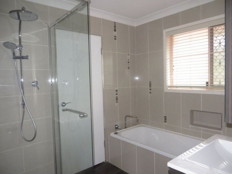 6 Cherry Close, Sinnamon Park QLD 4073