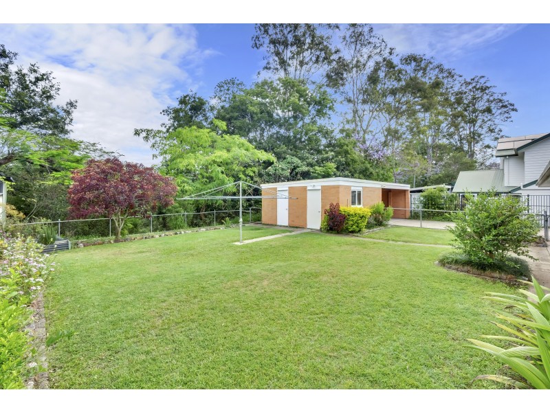 14 Mount Ommaney Drive, Jindalee QLD 4074