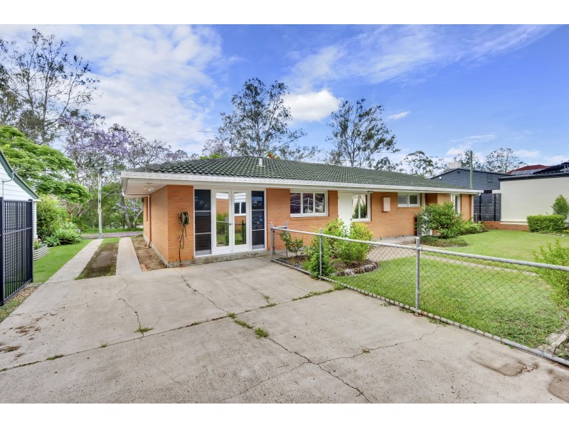 14 Mount Ommaney Drive, Jindalee QLD 4074