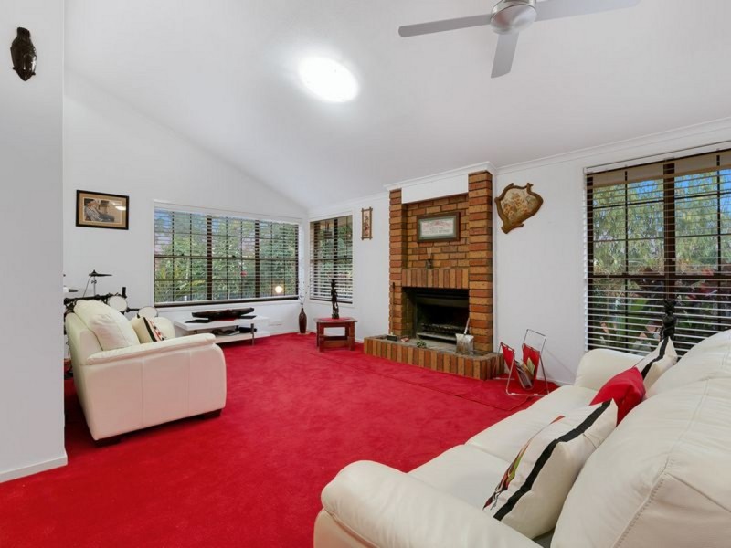 6 Moncrieff Court, Mount Ommaney QLD 4074