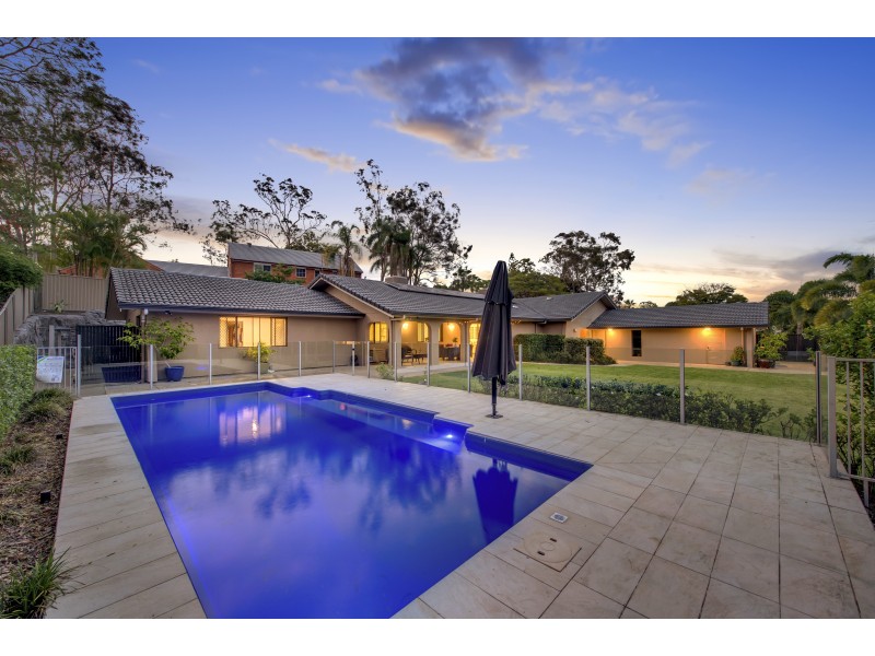 15 Melba Court, Mount Ommaney QLD 4074