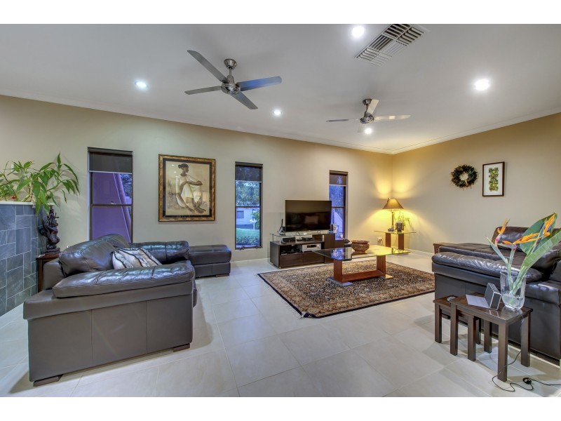 15 Melba Court, Mount Ommaney QLD 4074