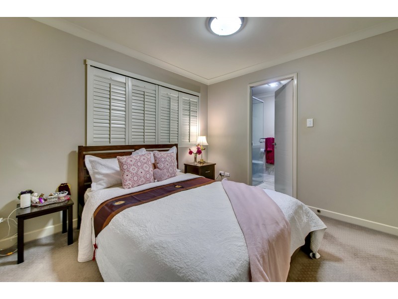 15 Melba Court, Mount Ommaney QLD 4074