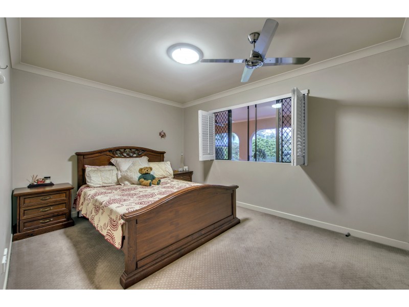 15 Melba Court, Mount Ommaney QLD 4074