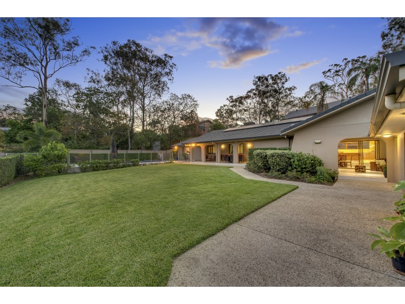 15 Melba Court, Mount Ommaney QLD 4074