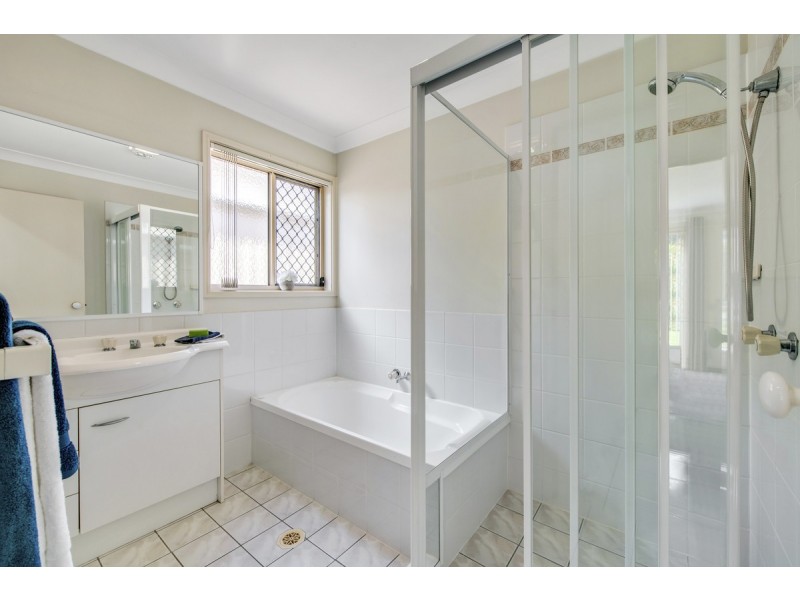 7 Homebush Crescent, Sinnamon Park QLD 4073