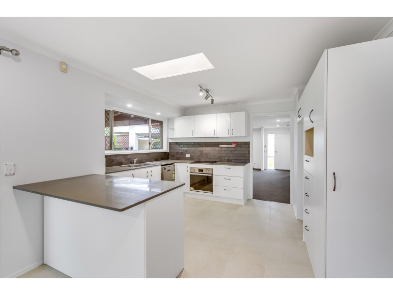 36 Lugano Street, Riverhills QLD 4074