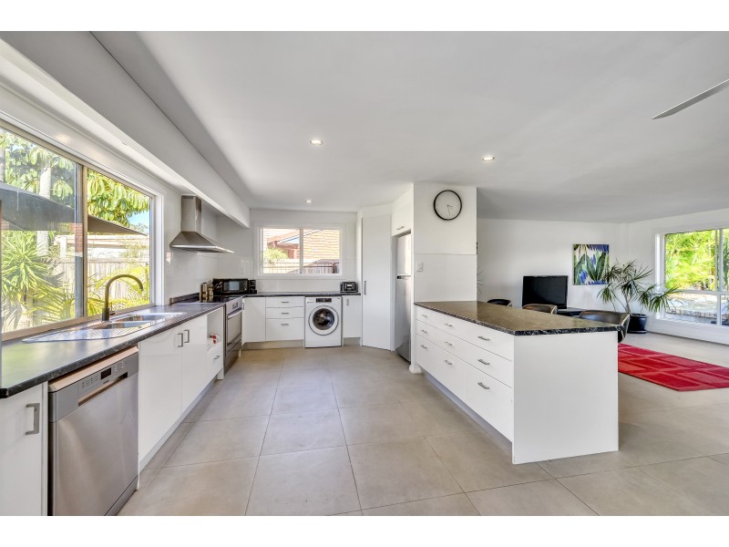 60 Paluna Street, Riverhills QLD 4074