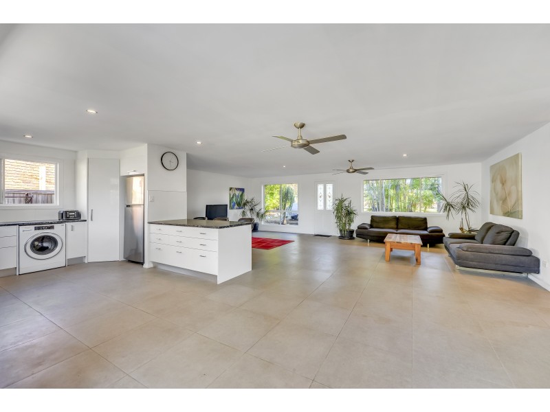 60 Paluna Street, Riverhills QLD 4074