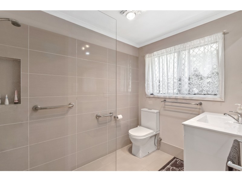 3 Aegean Close, Jamboree Heights QLD 4074