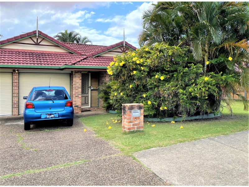 5 Lakeside Court, Forest Lake QLD 4078