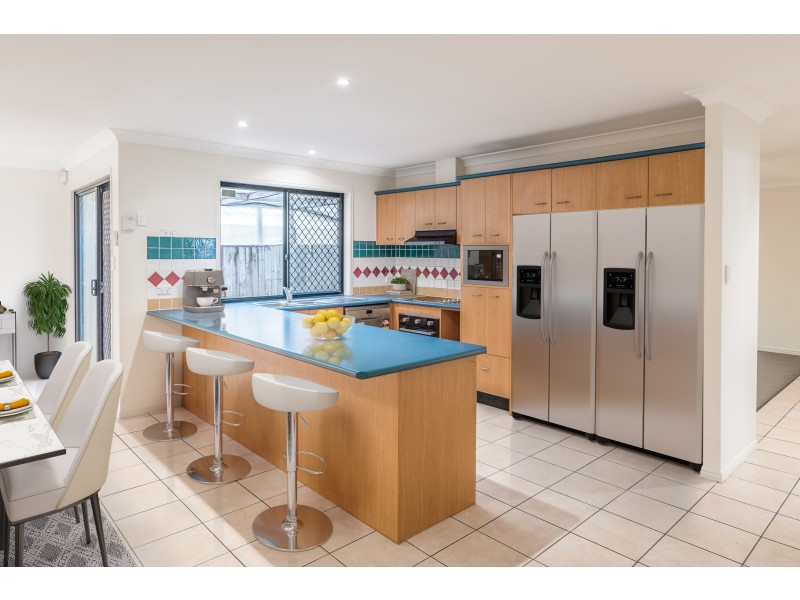 22 Central Street, Forest Lake QLD 4078