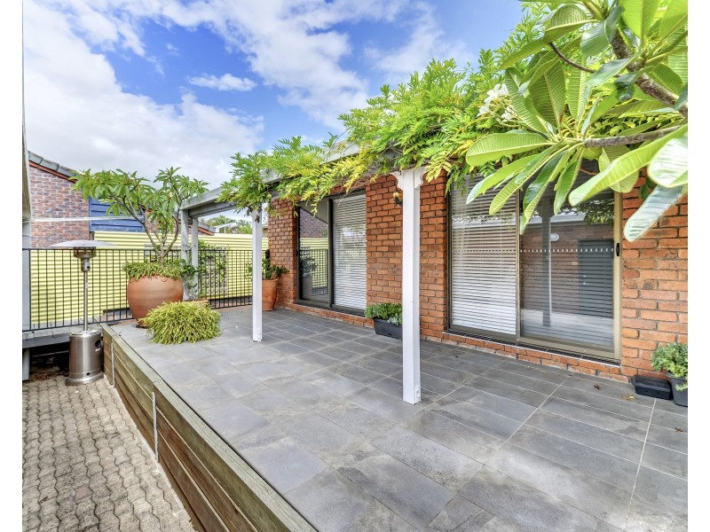 74 Hazelton Street, Riverhills QLD 4074