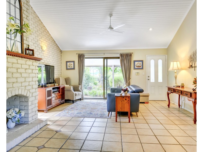 74 Hazelton Street, Riverhills QLD 4074