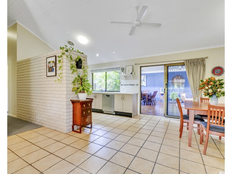 74 Hazelton Street, Riverhills QLD 4074