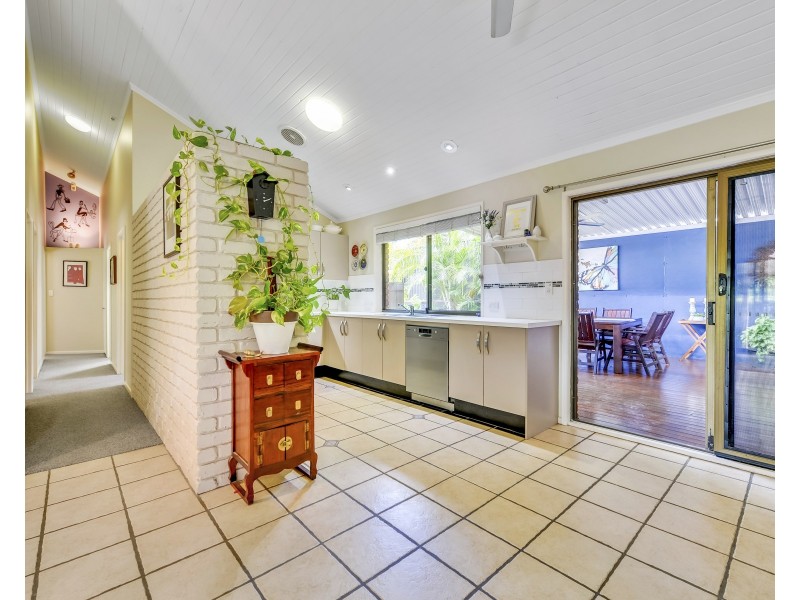 74 Hazelton Street, Riverhills QLD 4074