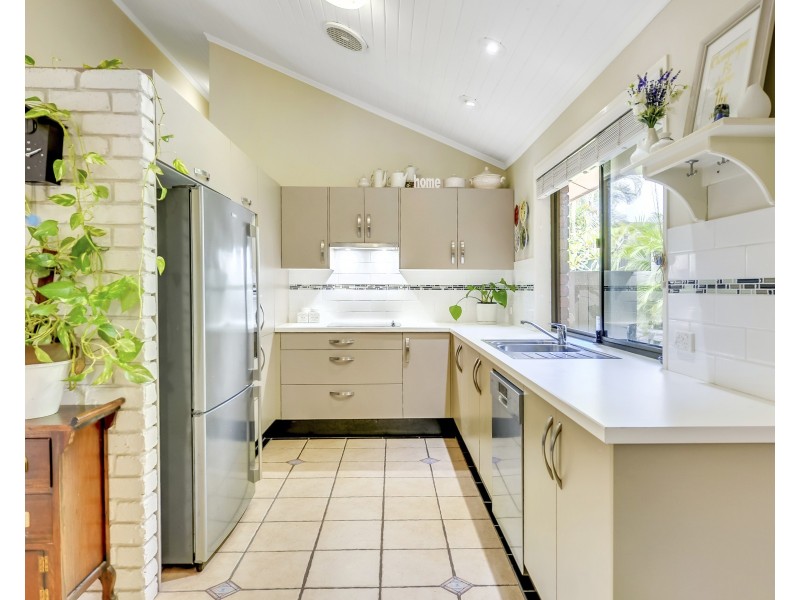 74 Hazelton Street, Riverhills QLD 4074