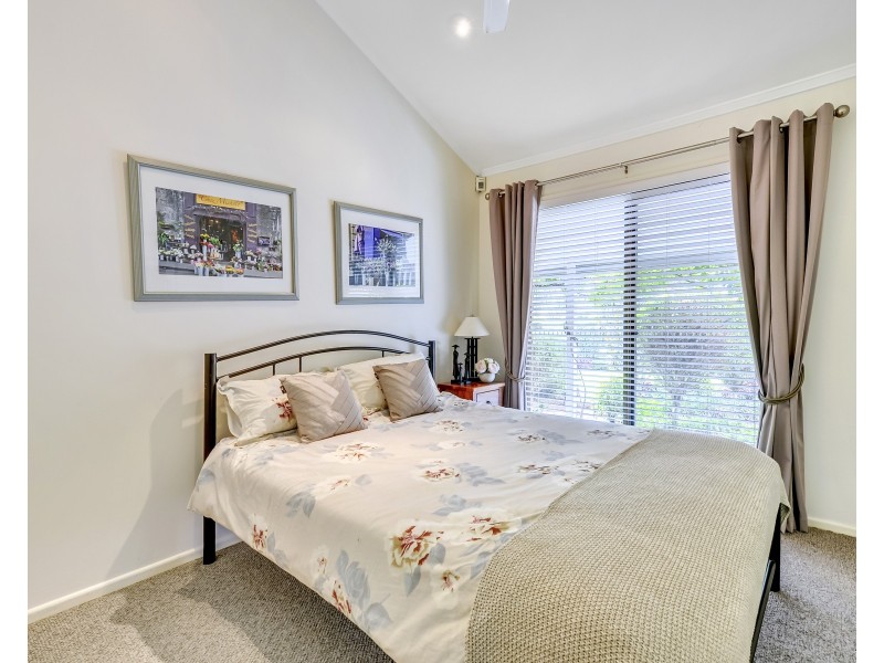 74 Hazelton Street, Riverhills QLD 4074