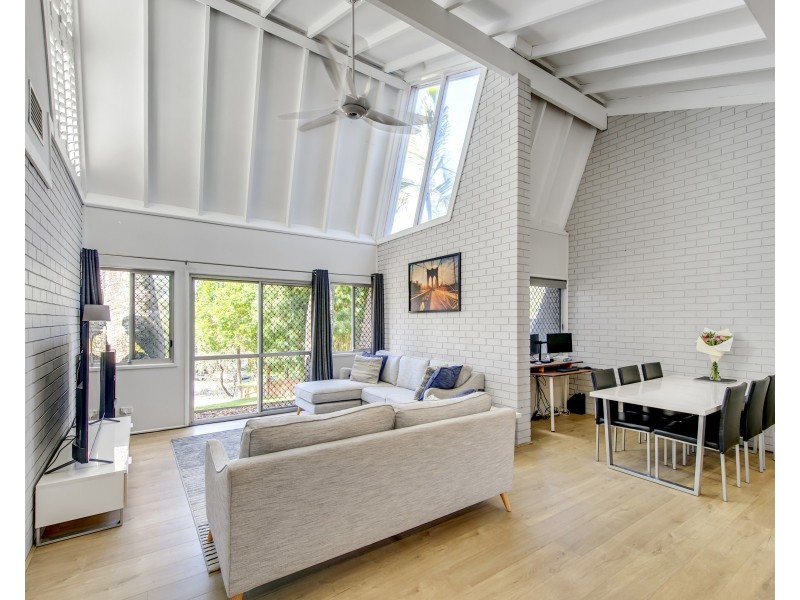 22 Ebrill Street, Jamboree Heights QLD 4074