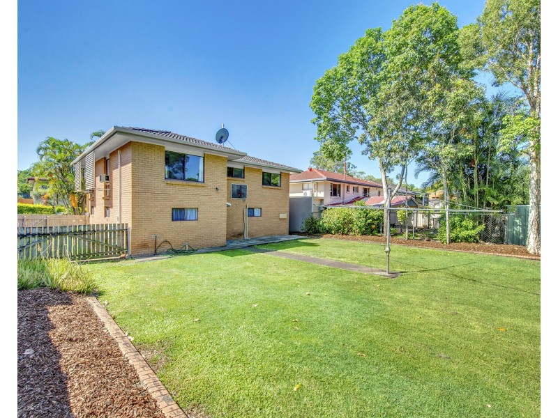 26 Emblem Street, Jamboree Heights QLD 4074
