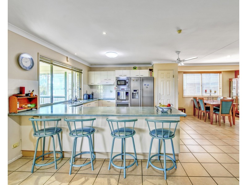6 Axel Place, Sinnamon Park QLD 4073
