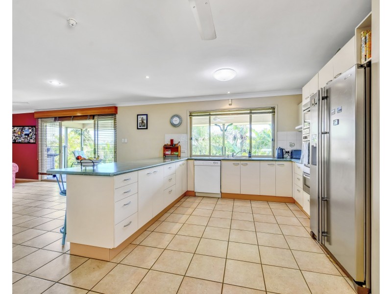 6 Axel Place, Sinnamon Park QLD 4073