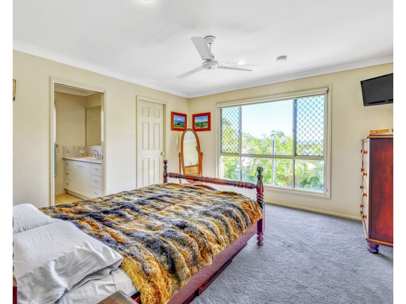 6 Axel Place, Sinnamon Park QLD 4073